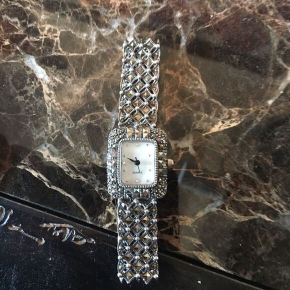 QUARTZ AGED Antique Silver Watch - Picture 2 of 2